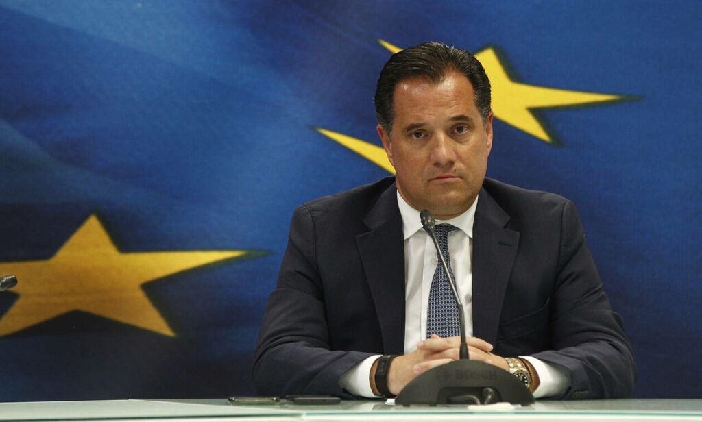 Άδωνις για εισπρακτικές: Μπορούν αν τηλεφωνούν σε όσους δεν προστατεύονται από τα μέτρα - Media