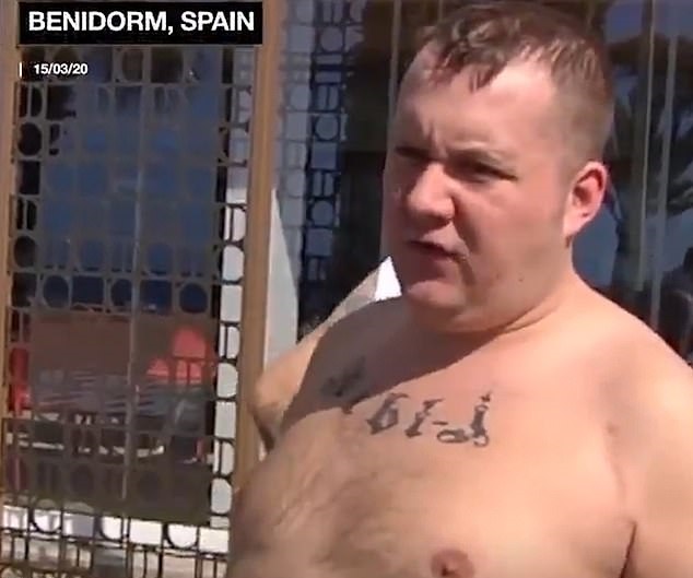 Το τερμάτισαν οι Άγγλοι τουρίστες στην Ισπανία: Πίνουν μπύρες, μεθάνε, τριγυρνάνε γυμνοί και δεν υπακούουν στην αστυνομία (Video) - Media