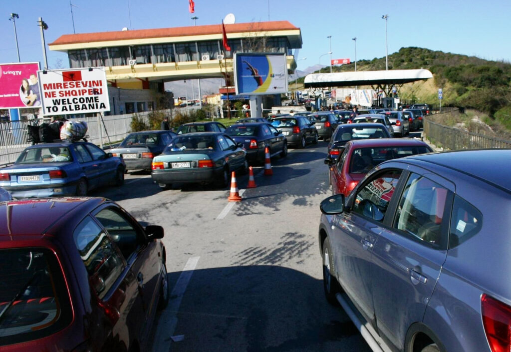 Η Αλβανία κλείνει όλα της τα σύνορα - «Αστακός» για να αποφύγει εξάπλωση του κορονοϊού - Media