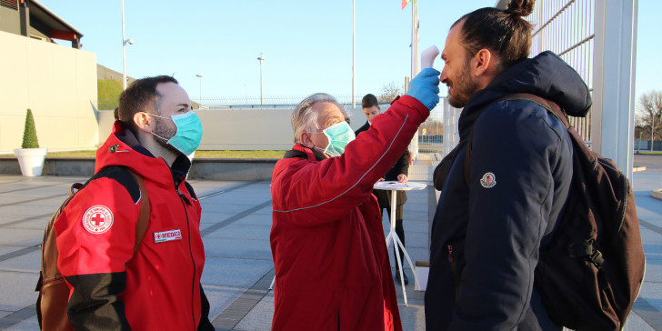 Η Αλβανία στέλνει γιατρούς και νοσηλευτές για να βοηθήσουν την Ιταλία - Media