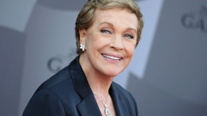 Αναβάλλεται η βράβευση της Τζούλι Άντριους λόγω κορωνοϊού  - Media