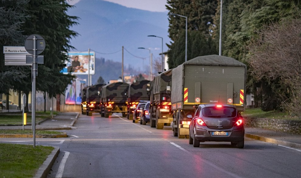Κορωνοϊός-Ιταλία: Σοκ στο Μπέργκαμο - Κονβόι 70 στρατιωτικών φορτηγών με δεκάδες πτώματα (Photos/Videos) - Media