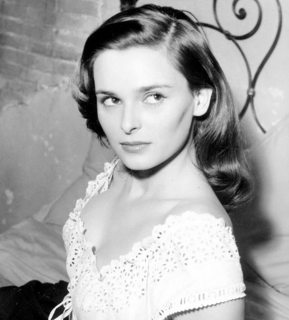 Κορωνοϊός-Ιταλία: Θύμα του ιού η διάσημη ηθοποιός Λουτσία Μποζέ (Photos) - Media