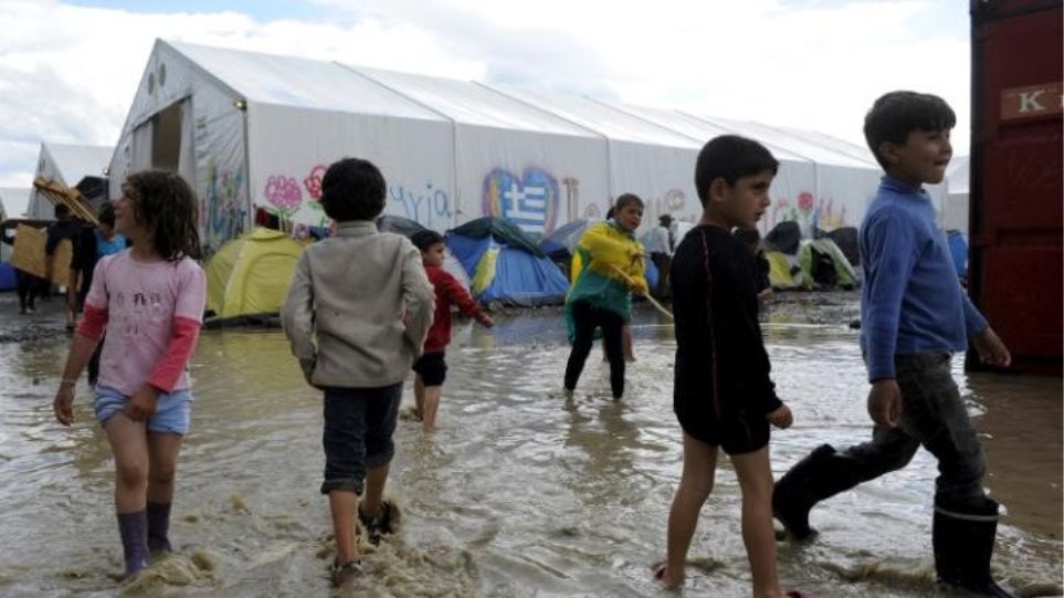 Unicef: Πέντε εκατ. παιδιά γεννήθηκαν κατά τον πόλεμο της Συρίας - Ένα εκατ. εξ αυτών ως πρόσφυγες - Media