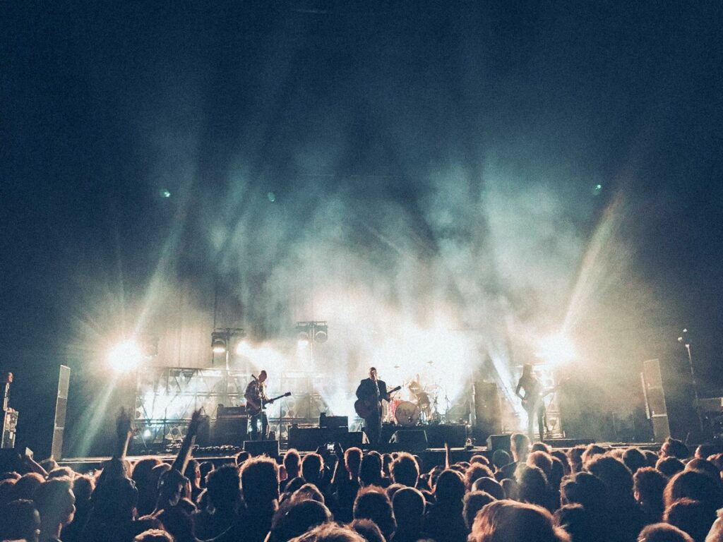 Κορωνοϊός: Ακυρώνονται συναυλίες, φεστιβάλ και πρεμιέρες ταινιών (Photos) - Media