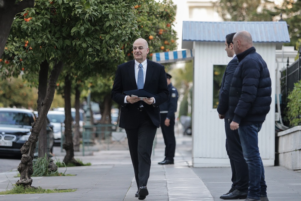 Δένδιας: Η Τουρκία έκανε τα στραβά μάτια όταν πετούσαν πέτρες και δακρυγόνα στα σύνορα - Media