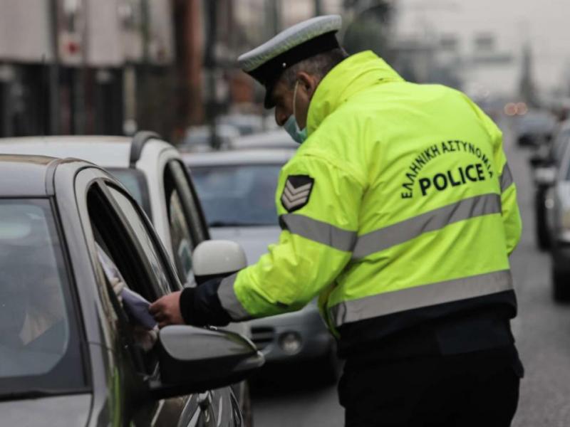 Αστυνομικοί στη Θεσσαλονίκη: Κάνουμε ελέγχους χωρίς μάσκες και γάντια - Media