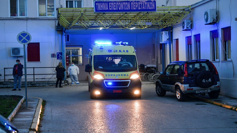 Καστοριά: Το ΕΚΑΒ καταγγέλλει καθυστέρηση διακομιδής από κόσμο που έκανε βόλτα  - Media