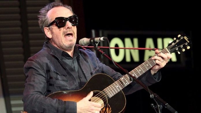 Elvis Costello: Με ένα τραγούδι του στη μάχη κατά του κορωνοϊού - Media