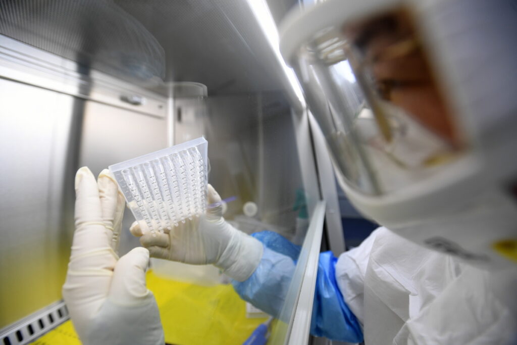Κορωνοϊός:  Υπό κλινική δοκιμή νέο εμβόλιο στην Κίνα - Αποκωδικοποιήθηκε βασική πρωτεΐνη του ιού - Media