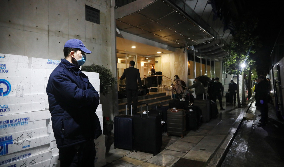 Κορωνοϊός: Σε καραντίνα σε ξενοδοχείο της Αθήνας οι Έλληνες από την Κωνσταντινούπολη (Photos) - Media