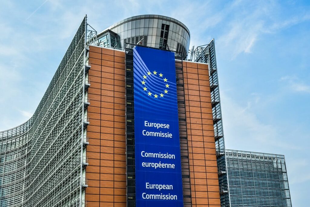 Η Ευρωπαϊκή Επιτροπή θα εισηγηθεί νέο Πολυετές Δημοσιονομικό Πλαίσιο για την αντιμετώπιση της πανδημίας - Media
