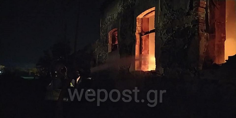Θεσσαλονίκη: Μεγάλη φωτιά σε πρώην στρατόπεδο (Video/photos)  - Media