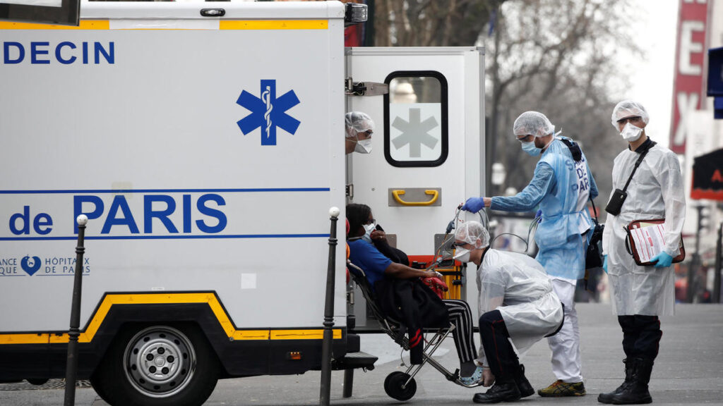 Κορωνοϊός-Γαλλία: Γυμνή διαμαρτυρία γιατρού για την έλλειψη μέτρων προστασίας (Photo) - Media