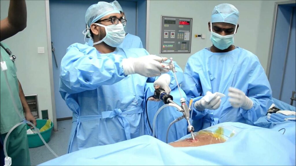 Ουζμπέκος γιατρός πέθανε προσπαθώντας να γιατρευτεί μόνος του από τον κορονοϊό - Media