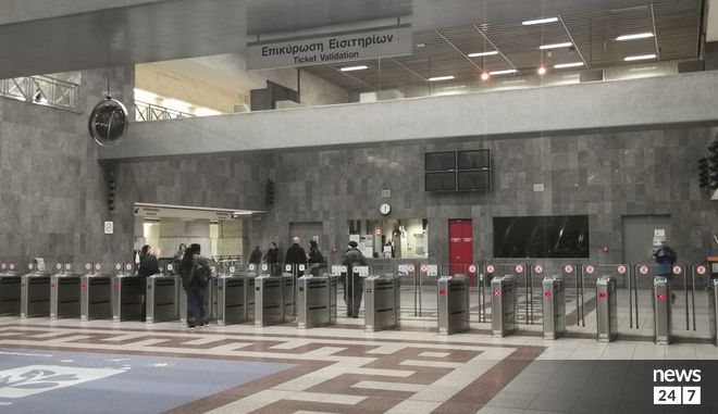 Κορωνοϊός: Ο κόσμος αποφεύγει τα Μέσα Μαζικής Μεταφοράς (Photos) - Media