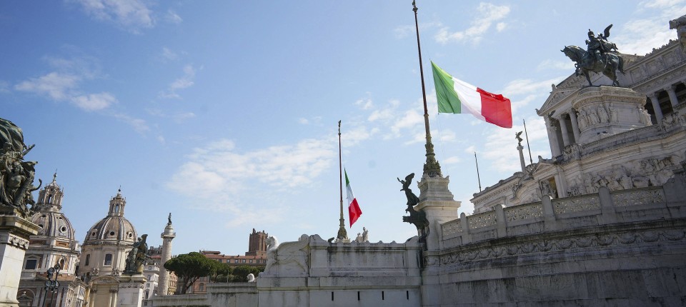 Κορωνοϊός: Ιταλικό «δηλητήριο» για το γερμανικό «όχι» στα ευρωομόλογα - «Θυμηθείτε το 1953» - Media