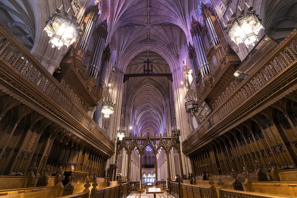 Koρωνοϊός-ΗΠΑ: «Ξέθαψαν» από τον καθεδρικό ναό της Ουάσιγκτον 5.000 κρυμμένες μάσκες! - Media