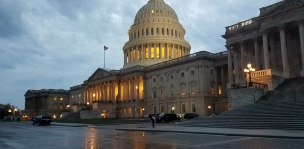 Ο κορωνοϊός «χτύπησε» το αμερικανικό Κογκρέσο - Εντοπίστηκαν δύο κρούσματα - Media