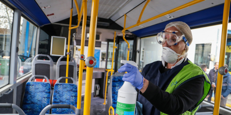 Κορωνοϊός: 20 με 25% μειωμένη η κίνηση στα ΜΜΜ - Media