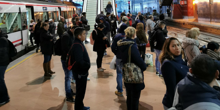 Κορωνοϊός: Πανικός στο μετρό της Ισπανίας - Κανένα μέτρο προστασίας! (Photos / Video) - Media