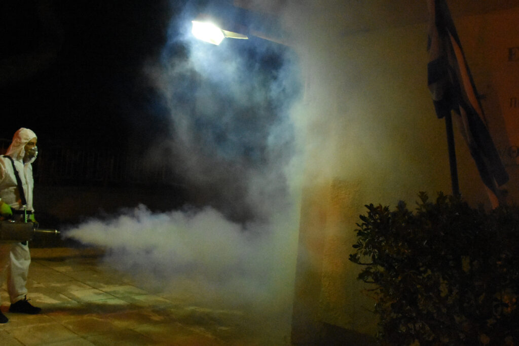 Κορωνοϊός: Γιατί αναμένεται έξαρση στην Ελλάδα κοντά στο Πάσχα  - Media