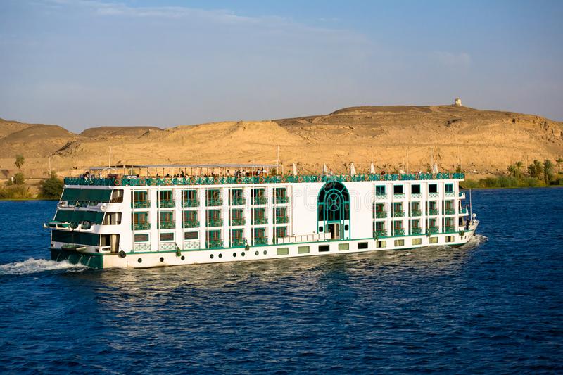 Το Κάιρο επιβεβαιώνει 33 νέα κρούσματα κορονοϊού σε κρουαζιερόπλοιο στον Νείλο - Media