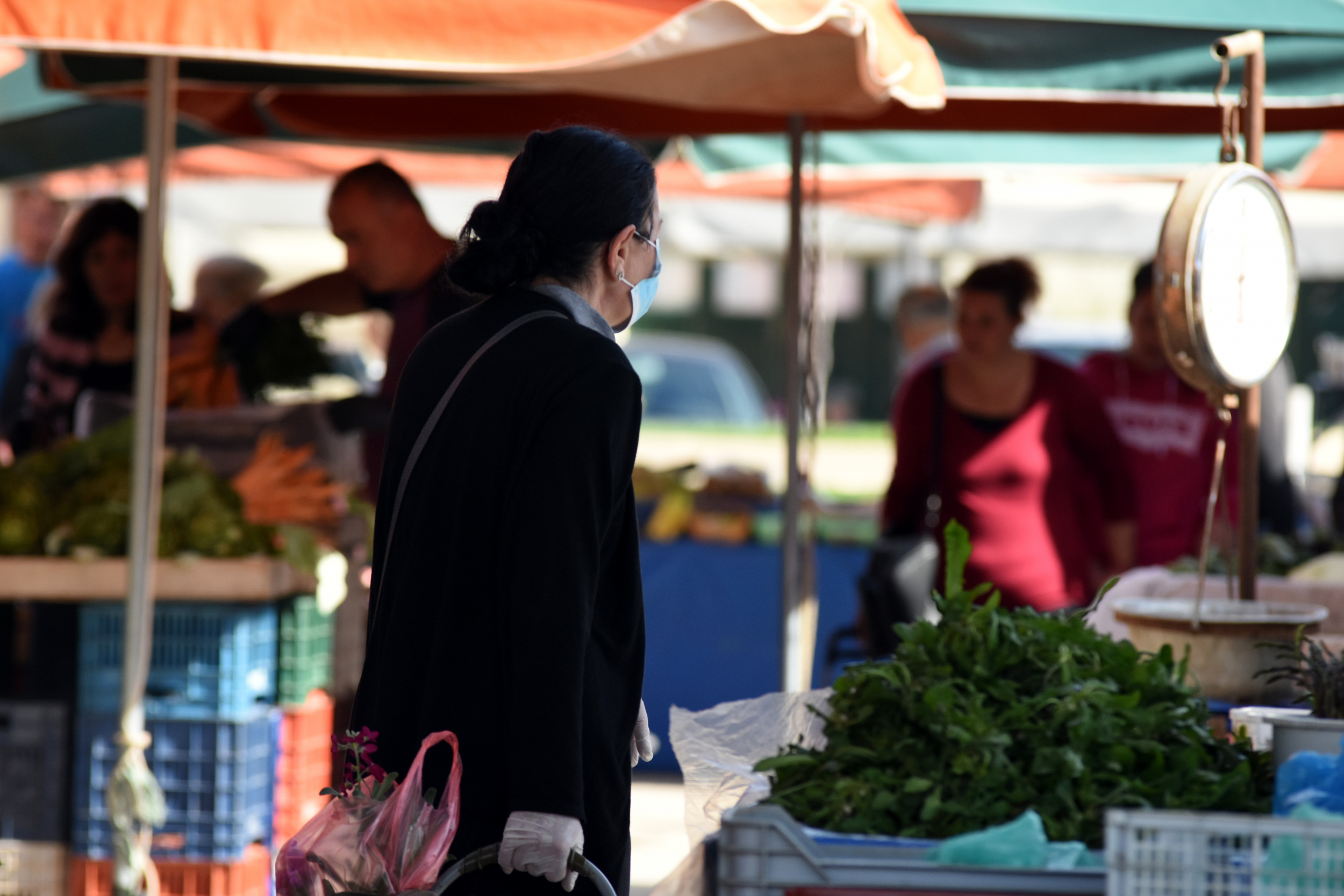 Σαρωτικοί έλεγχοι ξεκίνησαν στις λαϊκές αγορές - Έπεσαν πρόστιμα 18.000 ευρώ - Media