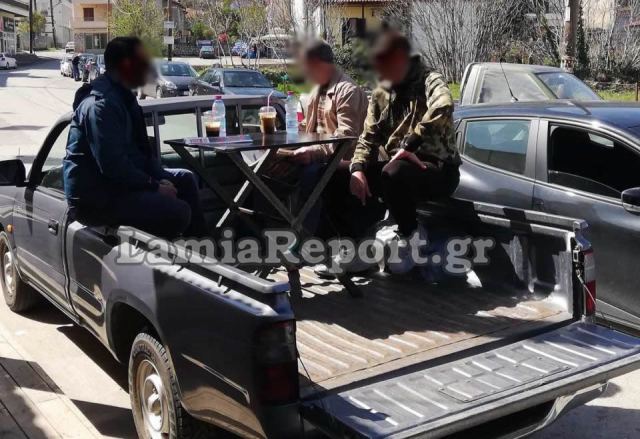 Επιμένουν στην Αμφίκλεια: Έστησαν αυτοκινούμενο «καφέ» σε καρότσα αγροτικού - Media