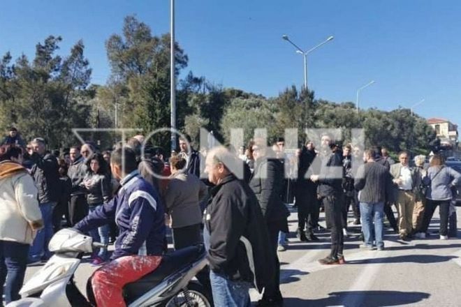 Δικογραφία κατά 65 ατόμων σε Λέσβο και Σάμο - Για τα μπλόκα που έστησαν κατά των προσφύγων - Media