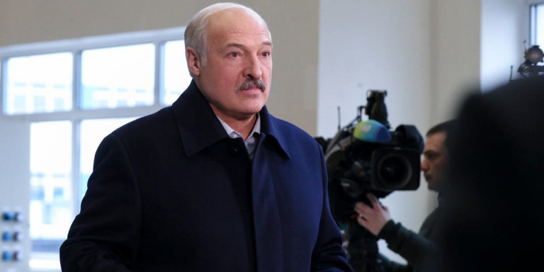 Ο  Λευκορώσος  Πρόεδρος  δεν πήρε κανένα μέτρο για τον κορωνοϊό και συμβουλεύει: «Πίνετε βότκα, κάντε σάουνα» - Media
