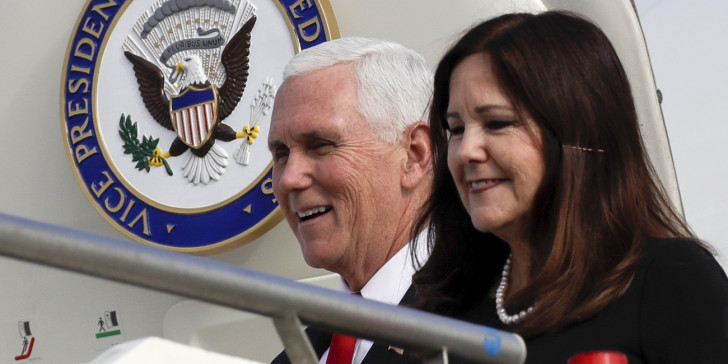 ΗΠΑ: Αρνητικοί στον κορονοϊό ο Μάικ Πενς και η σύζυγός του - Media