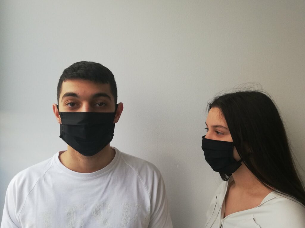 Καμπανάκι λοιμοξιωλόγου του «Ερυθρού Σταυρού»: Οι υφασμάτινες μάσκες προστατεύουν μόνο ασθενείς - Media