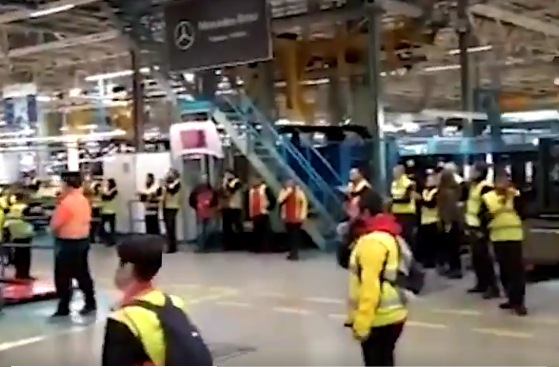 Ισπανία: Tην Mercedes δεν την... φρενάρει ούτε ο κορωνοϊός - Πώς απάντησαν στο κάλεσμα για δουλειά 5.000 εργάτες (Video) - Media