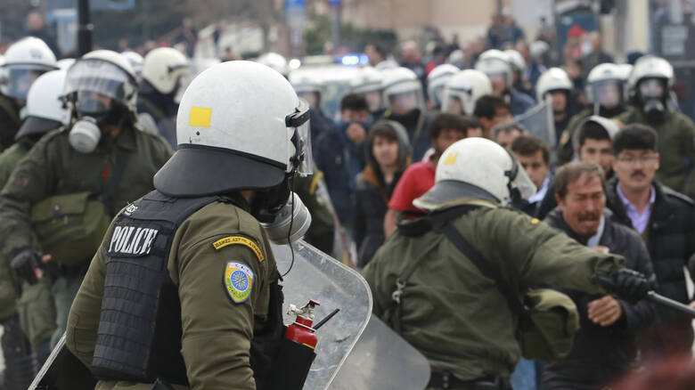 Ένταση και χημικά στο ΚΥΤ της Μόριας - Media