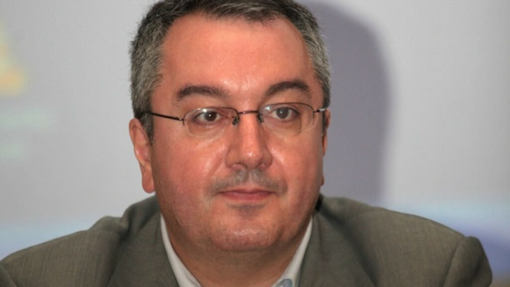 «Καμπανάκι» Μόσιαλου: Πώς θα αποφύγουμε το νέο ολικό lockdown - Media