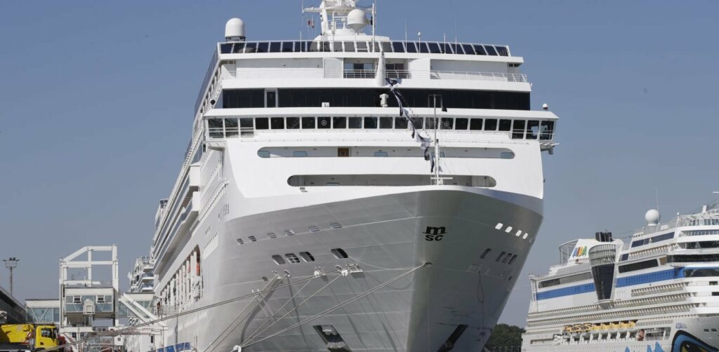 Έφτασε στην Κέρκυρα το κρουαζιερόπλοιο MSC Opera που είναι σε καραντίνα - Αποβιβάστηκαν οι επιβάτες - Media
