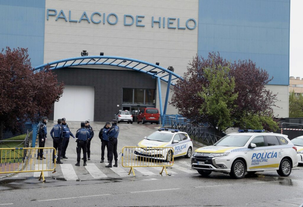 Παγοδρόμιο στη Μαδρίτη μετατρέπεται σε νεκροτομείο για τα θύματα του κορωνοϊού	 - Media