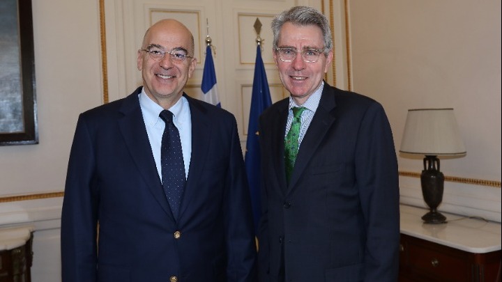 Πάιατ: Δικαίωμα της Ελλάδας η προστασία των συνόρων της - Media