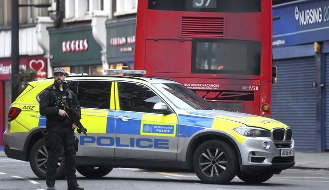 Βρετανία: Νεκρός άνδρας από τα πυρά της αστυνομίας στο κέντρο του Λονδίνου - Media