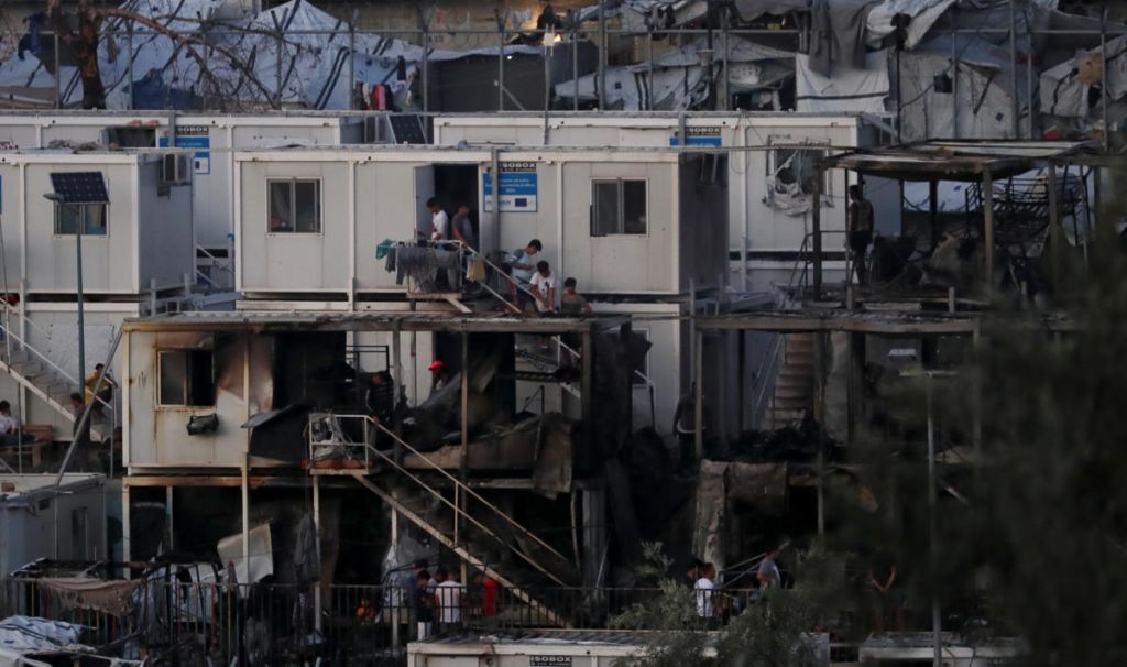 Μυτιλήνη: Πυρκαγιά ξέσπασε σε δομή εκπαίδευσης και ψυχαγωγίας αιτούντων άσυλο - Media