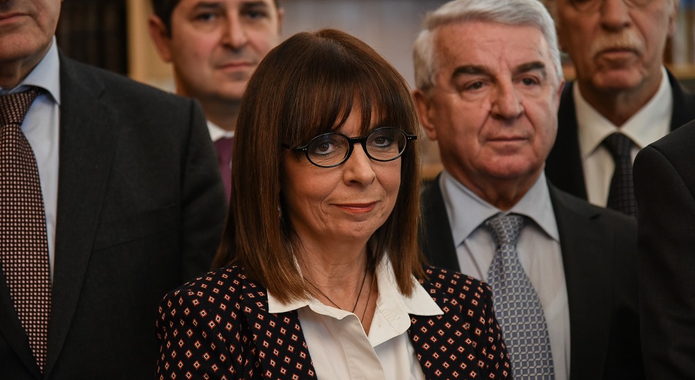 Αναλαμβάνει καθήκοντα Προέδρου Δημοκρατίας η Κ. Σακελλαροπούλου - Λιτό τελετουργικό λόγω κορωνοϊού - Media