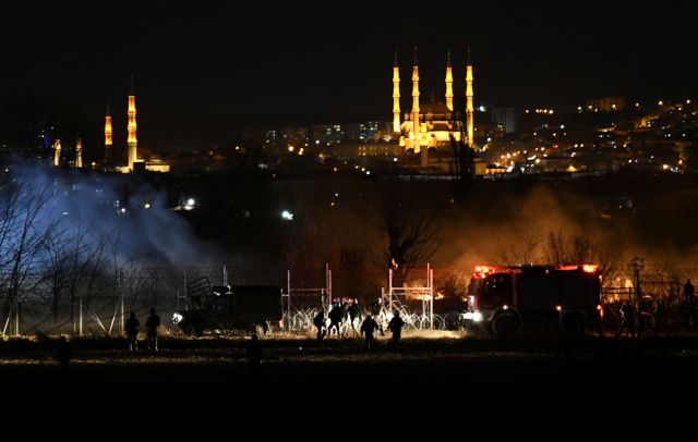 Νέα ένταση στις Καστανιές - Χημικά από την τουρκική πλευρά (Video) - Media