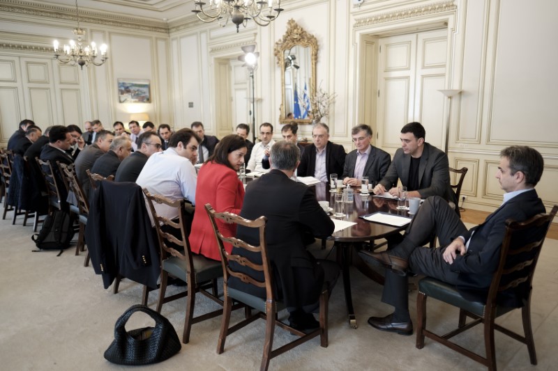 Σύσκεψη στο Μαξίμου: Τη Δευτέρα τα επιπλέον έκτακτα μέτρα για την αντιμετώπιση του κορονοϊού - Media