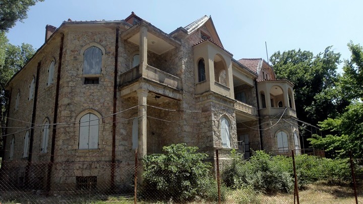 Κορονοϊός: Έκλεισαν και οι είσοδοι του Κτήματος Τατοΐου - Media