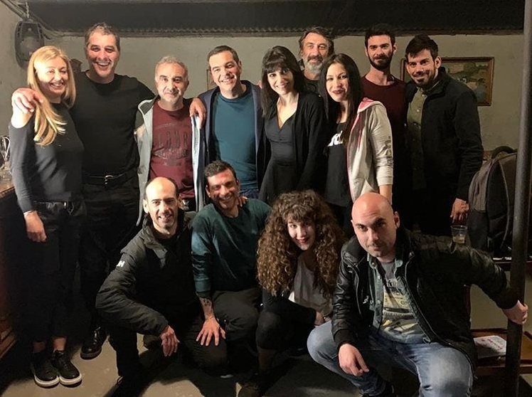 Στην παράσταση «Άνθρωποι και Ποντίκια» ο Αλέξης Τσίπρας (Photo) - Media