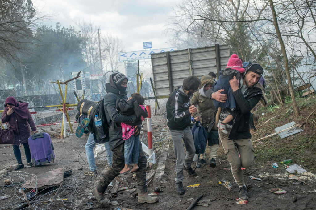 ΟΗΕ: Τουλάχιστον 13.000 πρόσφυγες στα σύνορα Ελλάδας - Τουρκίας - Media