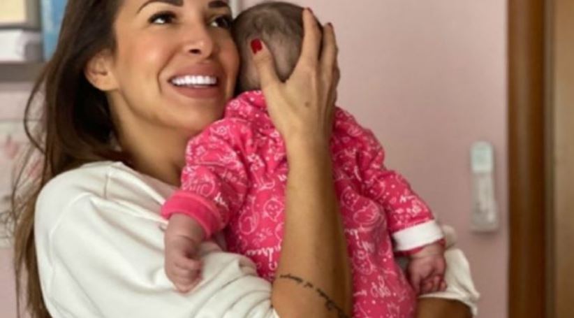 «Μας βάλανε σε δωμάτιο απομονωμένους» - Δύσκολες ώρες για τη Χατζίδου και την κορούλα της - Media