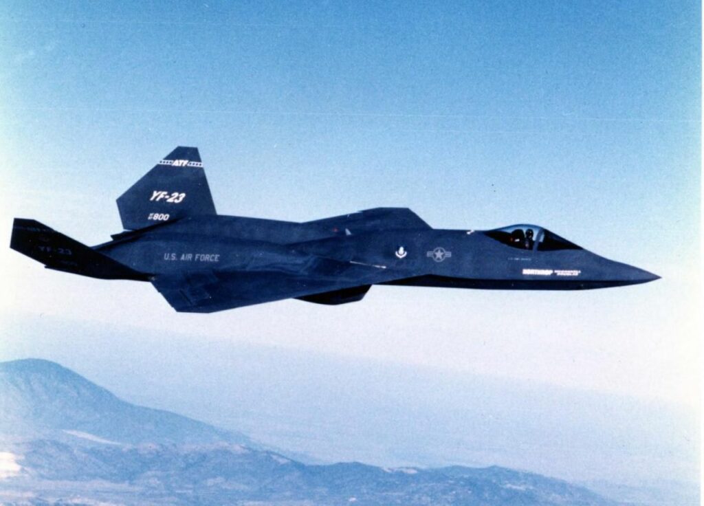 YF-23: H «Μαύρη Χήρα», το «όχι» και γιατί η Πολεμική Αεροπορία των ΗΠΑ μετάνιωσε (Photos) - Media