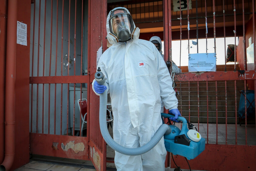 Σχολεία: Να λήξει τώρα η σχολική χρονιά προτείνει μέλος της επιτροπής του υπ. Υγείας - Media